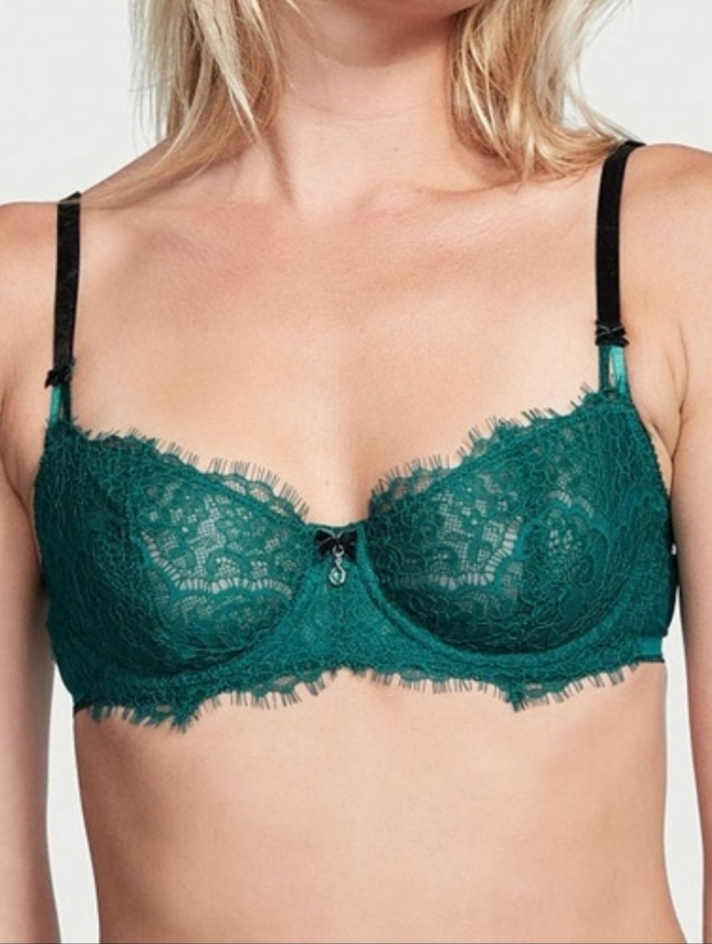 Victoria's Secret Dream Angels Wicked Unlined Lace & Velvet Balconette Bra 32DD